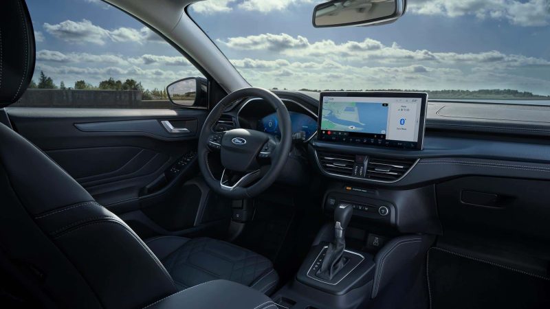2021_FORD_FOCUS_ACTIVE_OUTDOOR_INTERIOR-LOW